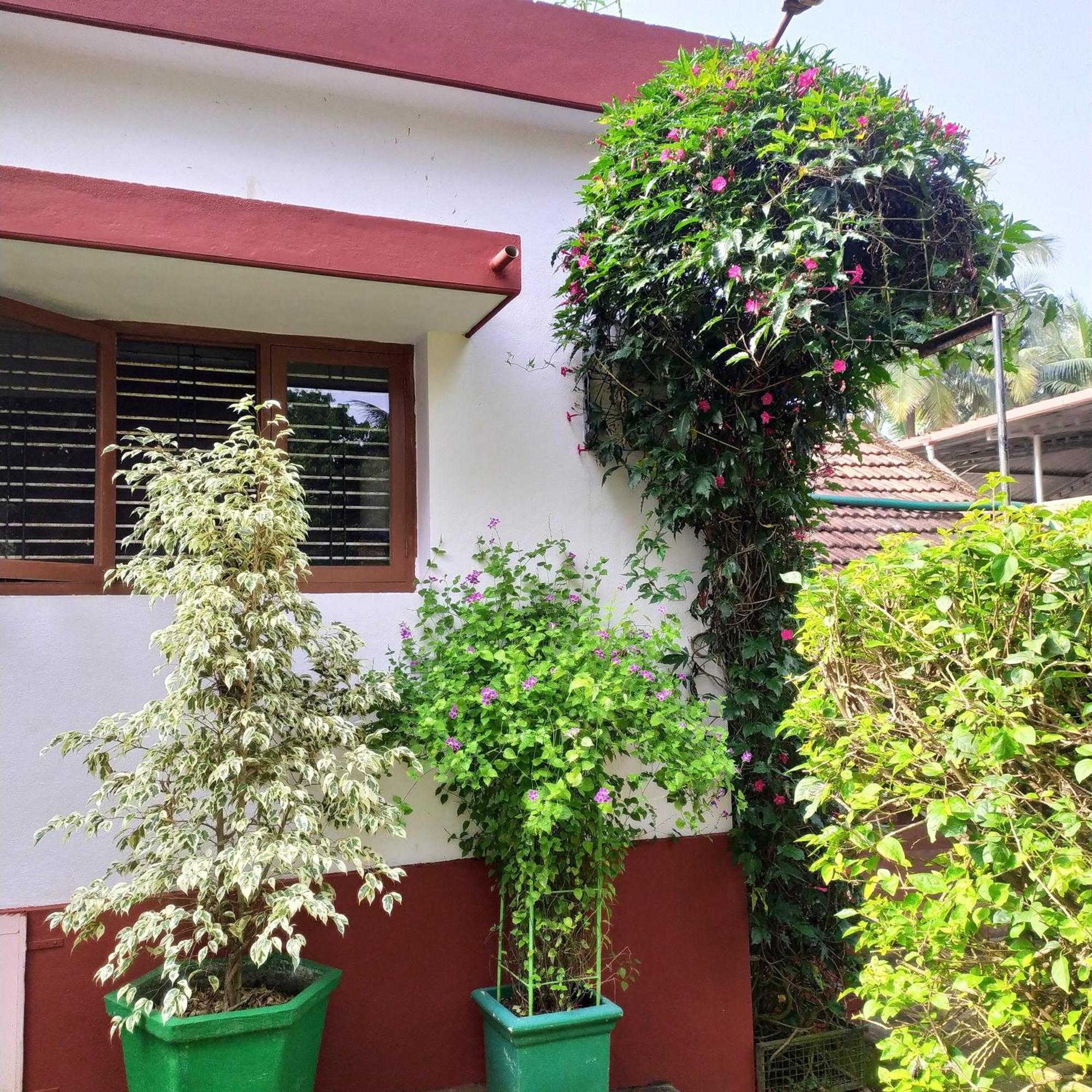 Runnin Airport - Homestay Gurpur Εξωτερικό φωτογραφία